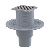 Сливной трап для ванны AlcaPlast 105×105/50/75, подводка – прямая, решетка латунь-хром, гидрозатвор – мокрый