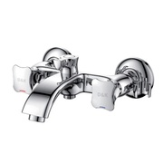 Смеситель для ванны D&K DA138 DA1383201 с коротким изливом, с аксессуарами