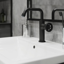 Iddis Grange GRABLR0i01 Для раковины Черный Смеситель 18,5x10,4x23,1 см, для раковины, Россия - фото 1 - фото 2