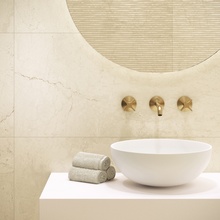 Porcelanosa Marmol Crema 45x120, керамика, Испания, под мрамор - фото интерьера 1 - фото 2