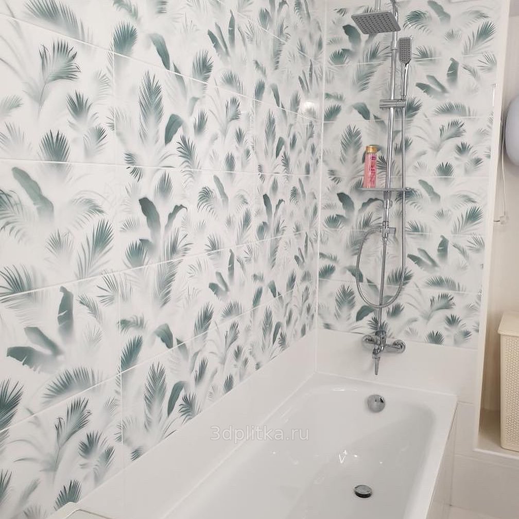 Отзыв: декор интерьера ванной комнаты - тропические листья на белом фоне
