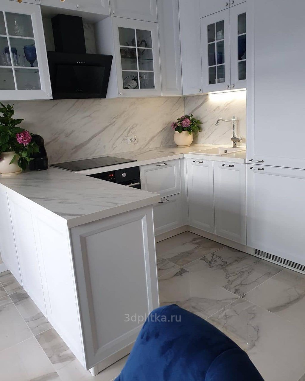 Отзыв о Kerranova Marble Trend: пол из плитки под мрамор на кухне